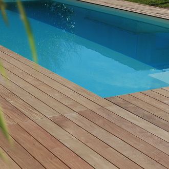 Terrasse exotique en IPÉ