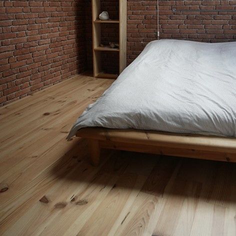 Parquet pin massif à clouer 200x20 cm - choix noueux