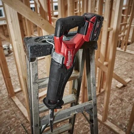 Scie sabre 18v fuel (sans batterie ni chargeur) en hd box | milwaukee 4933478293