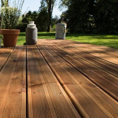 Terrasse pin du nord strié marron 5,40m - 145x27 mm - classe 4