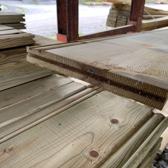 Planche de rive 245x28 mm long. 4,80 m en sapin/epicea traité classe 3
