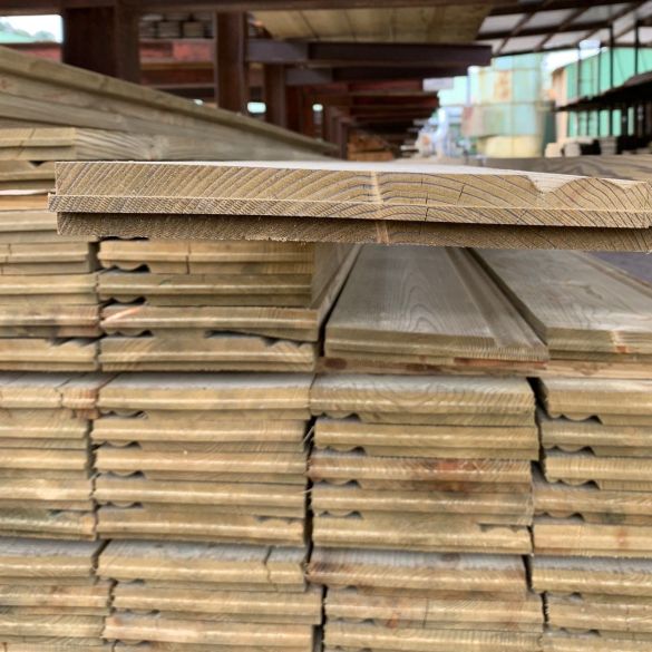 Planche de rive 220x28 mm long. 4,80 m en sapin/epicea traité classe 3