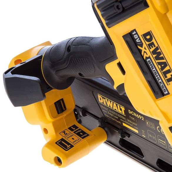 Cloueur de charpente xr 18v brushless 50-90mm - sans batterie ni chargeur | dewalt dcn692n-xj