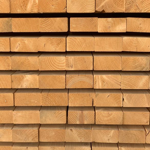 Bois d'ossature en sapin 95x45 mm long. 5,40 m traité classe 2