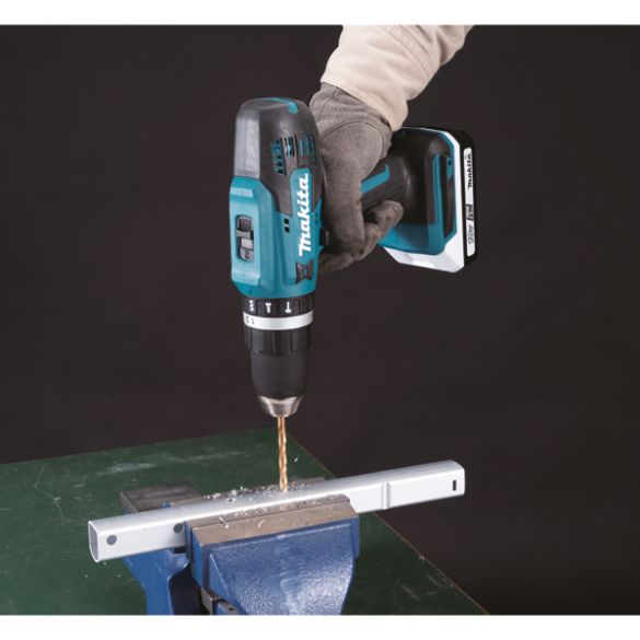 Perceuse visseuse percussion 2ah 18v avec 2 batteries bl1820g + chargeur + 70 accessoires hp488daex2 makita