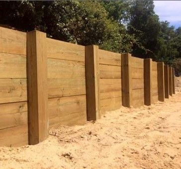 Planche pour mur de soutènement bois 40x200x2400 mm en pin classe 4 