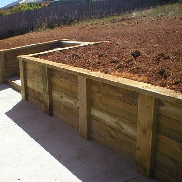 Planche pour mur de soutènement bois 27x250x2400 mm en pin classe 4 