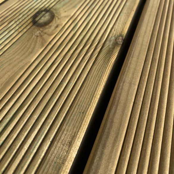 Lame terrasse tradition en pin strié cl4 2400x145x22 mm - choix noueux