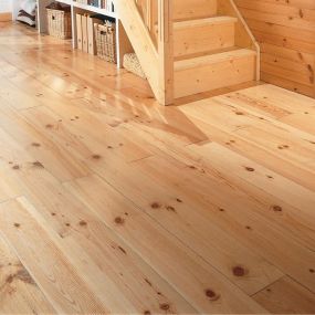 Parquet pin massif à clouer 200x10 cm - choix noueux